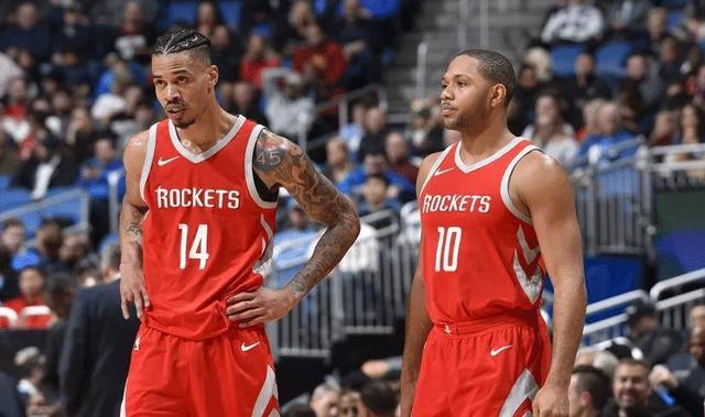 进攻端出球 进攻端出球